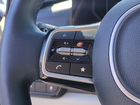 Used 2025 Kia Carnival SX Prestige image 34