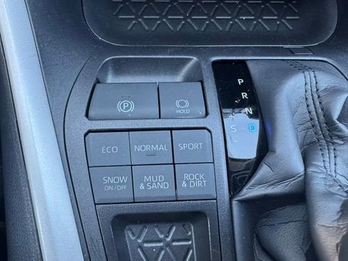 Used 2025 Toyota RAV4 XLE image 24