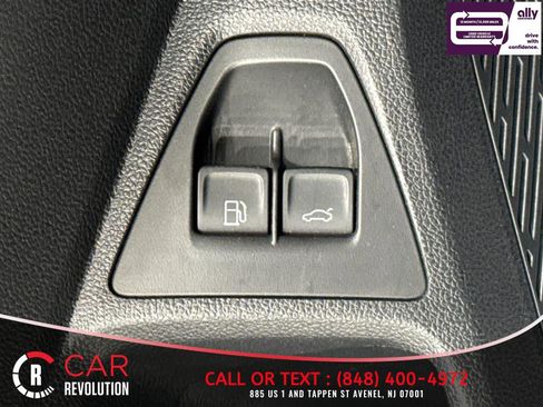 Used 2024 Volkswagen Jetta SE FWD image 33
