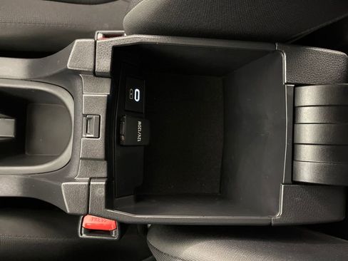 Used 2025 Toyota Corolla Cross LE image 23