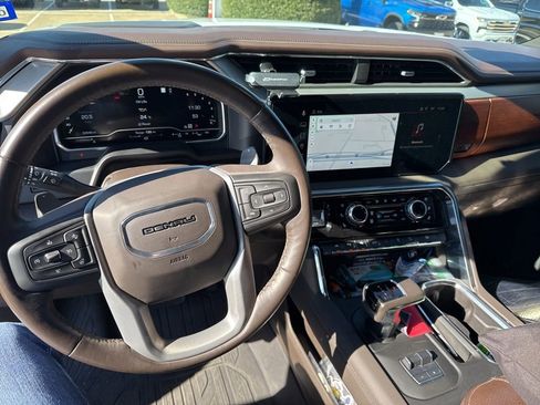 Used 2022 GMC Sierra 1500 Denali image 17