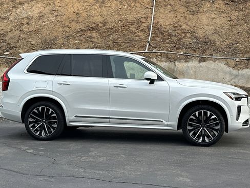 New 2026 Volvo XC90 T8 Plus w/ Protection Package image 4