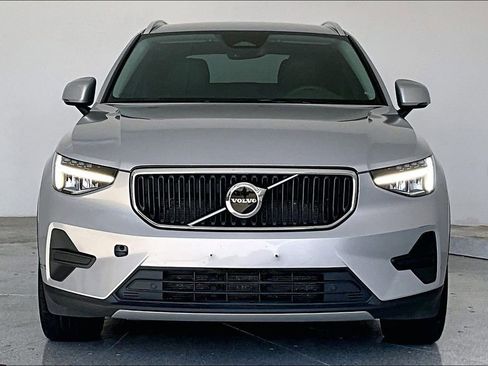 Certified 2023 Volvo XC40 B5 Core w/ Protection Package Premier image 5