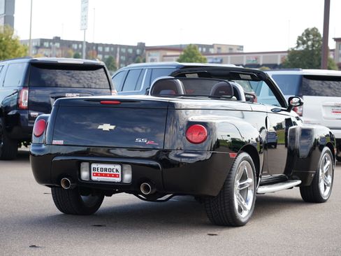 Used 2006 Chevrolet SSR w/ Preferred Equipment Group image 3