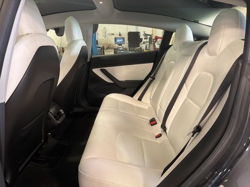 Used 2018 Tesla Model 3 Long Range image 5