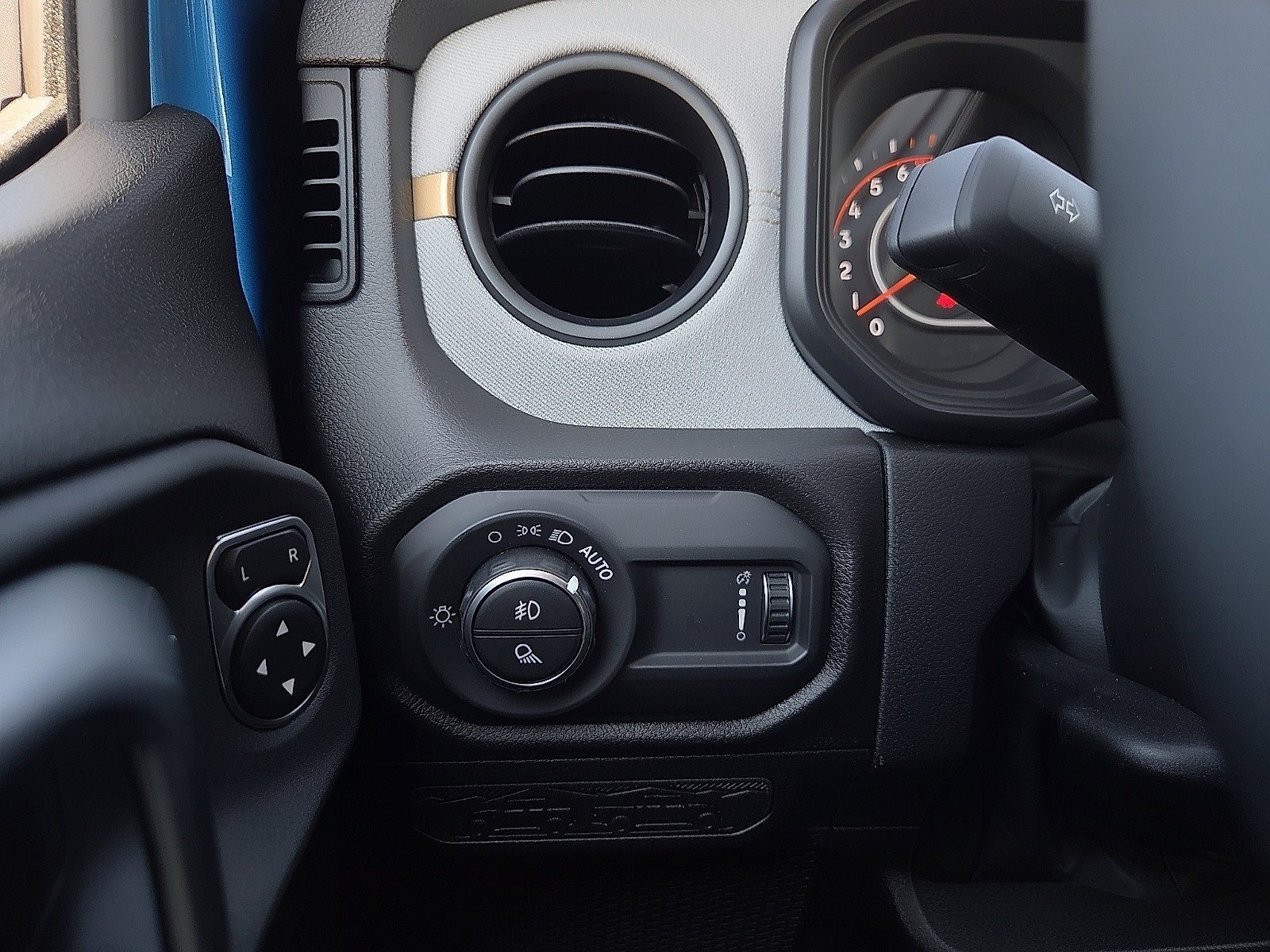 New 2027 Jeep Gladiator Sport AWD/4WD image 21