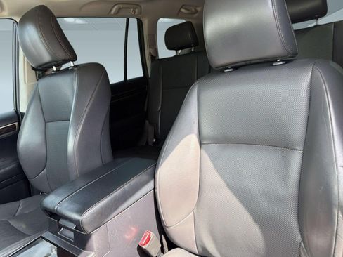 Used 2019 Lexus GX 460 w/ Navigation Package AWD/4WD image 25
