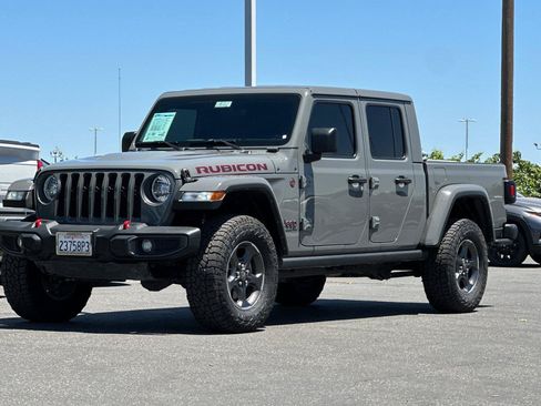 Used 2022 Jeep Gladiator Rubicon w/ Trailer Tow Package AWD/4WD image 8