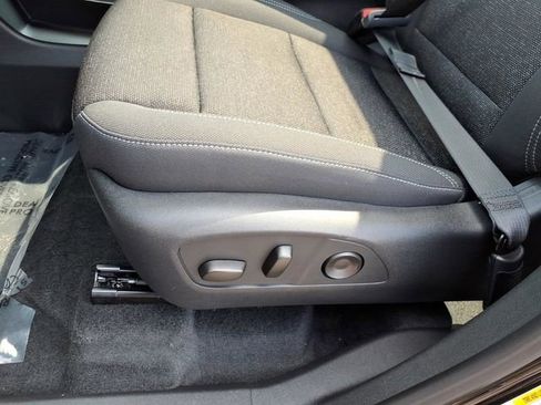 New 2026 Chevrolet Traverse LT w/ Sun and Wheel Package image 7