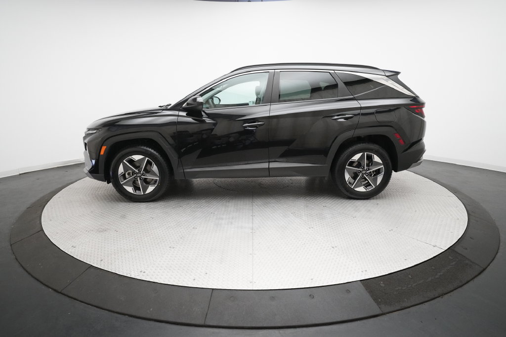 Used 2025 Hyundai Tucson SEL AWD/4WD image 24