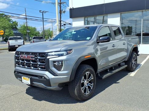 Certified 2024 GMC Canyon AT4 w/ AT4 Premium Package AWD/4WD image 3