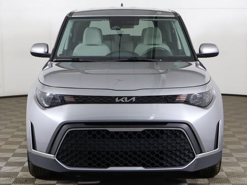 Used 2023 Kia Soul LX w/ LX Technology Package image 10