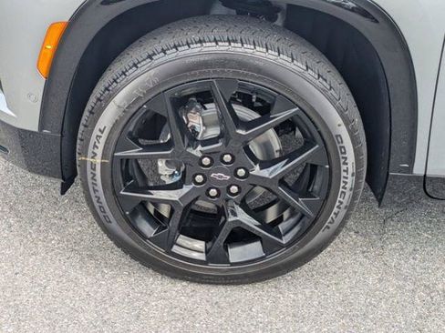New 2026 Chevrolet Traverse RS w/ LPO, Floor Liner Package FWD image 12
