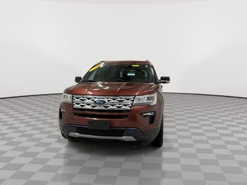 Used 2018 Ford Explorer XLT w/ Equipment Group 202A image 4