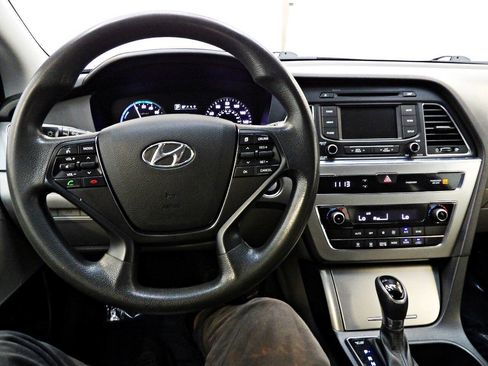 Used 2016 Hyundai Sonata SE FWD image 17