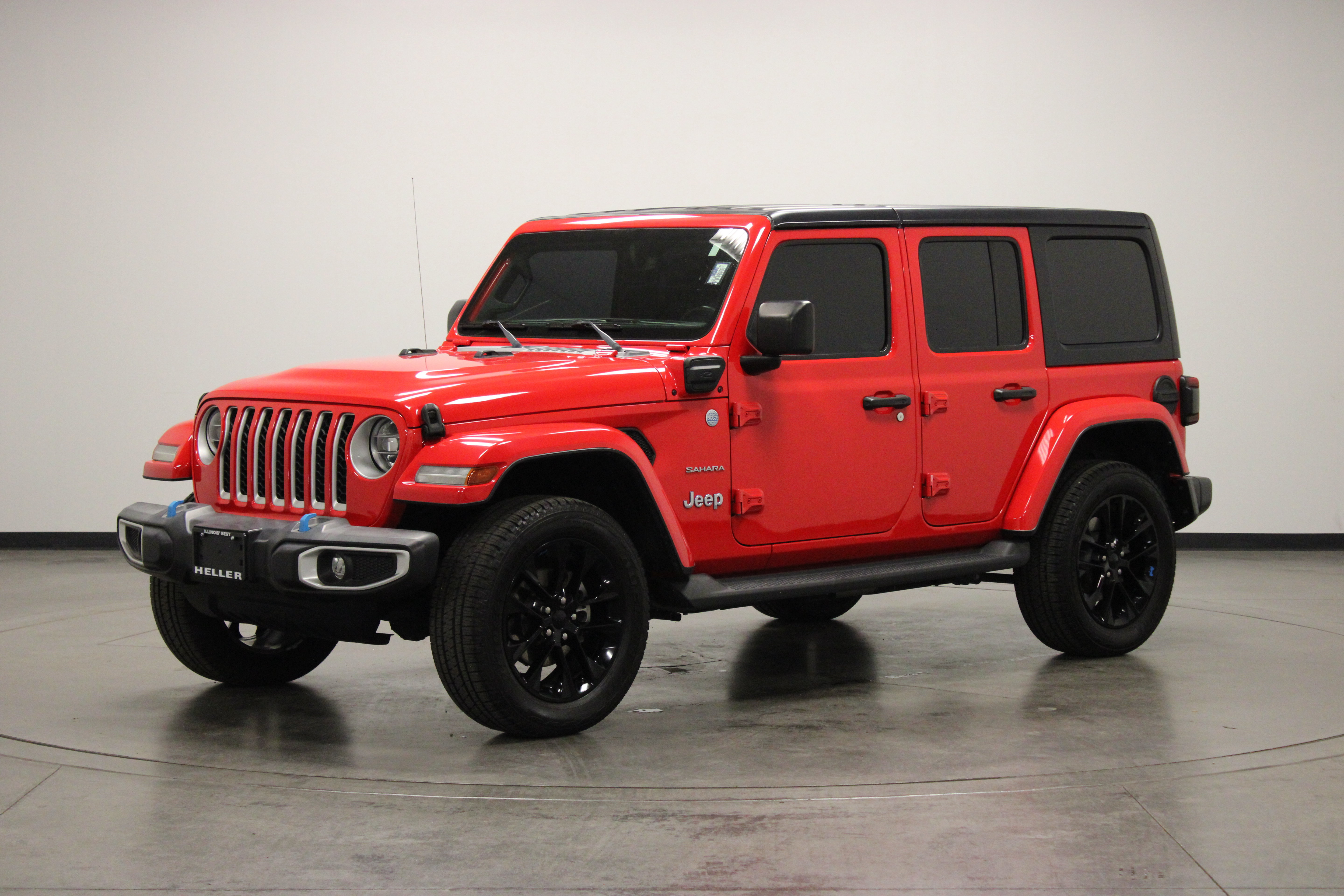 Used 2022 Jeep Wrangler Unlimited Sahara AWD/4WD image 4