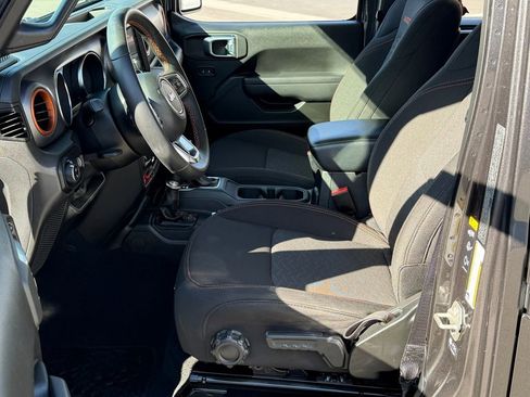 Certified 2023 Jeep Gladiator Mojave AWD/4WD image 19