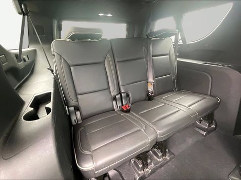 Used 2022 Chevrolet Suburban Premier AWD/4WD image 29