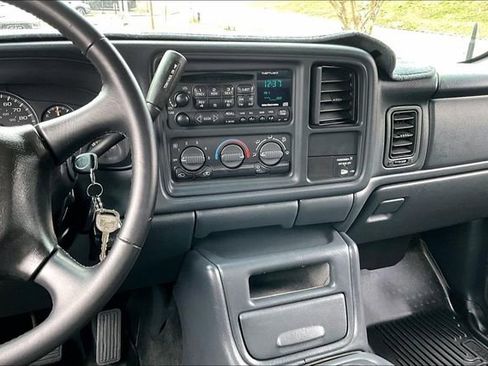 Used 2001 GMC Sierra 1500 SLE w/ Convenience Plus Group image 9