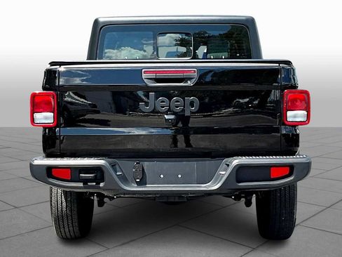 Used 2024 Jeep Gladiator Sport image 7