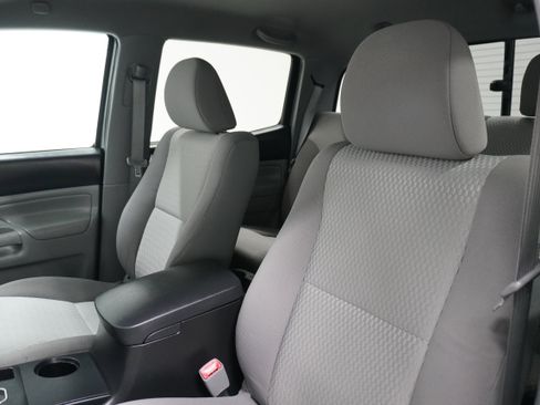 Used 2014 Toyota Tacoma 4x4 Double Cab image 9