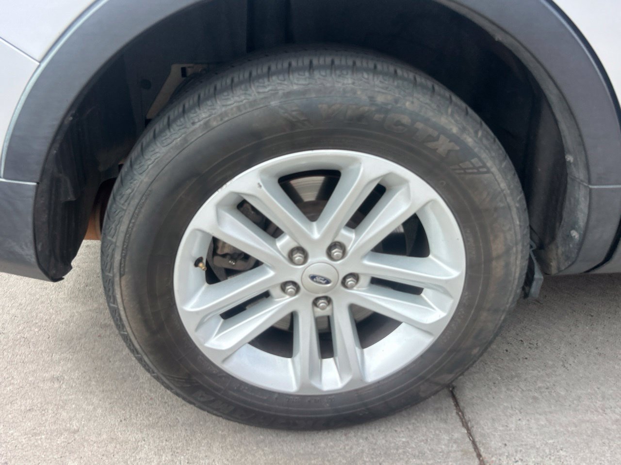 Used 2013 Ford Explorer XLT FWD image 2