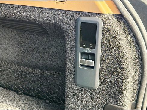 New 2026 Land Rover Range Rover SE image 13
