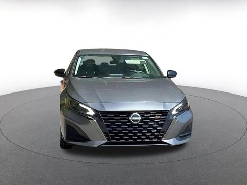 Used 2025 Nissan Altima 2.5 SR FWD image 5