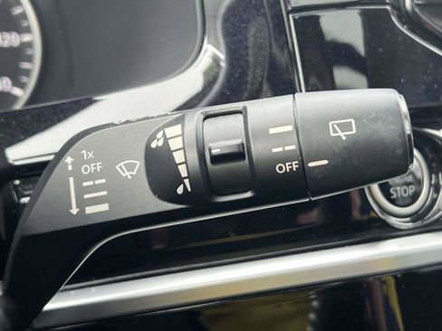 Used 2022 Nissan Pathfinder SV w/ SV Premium Package image 27