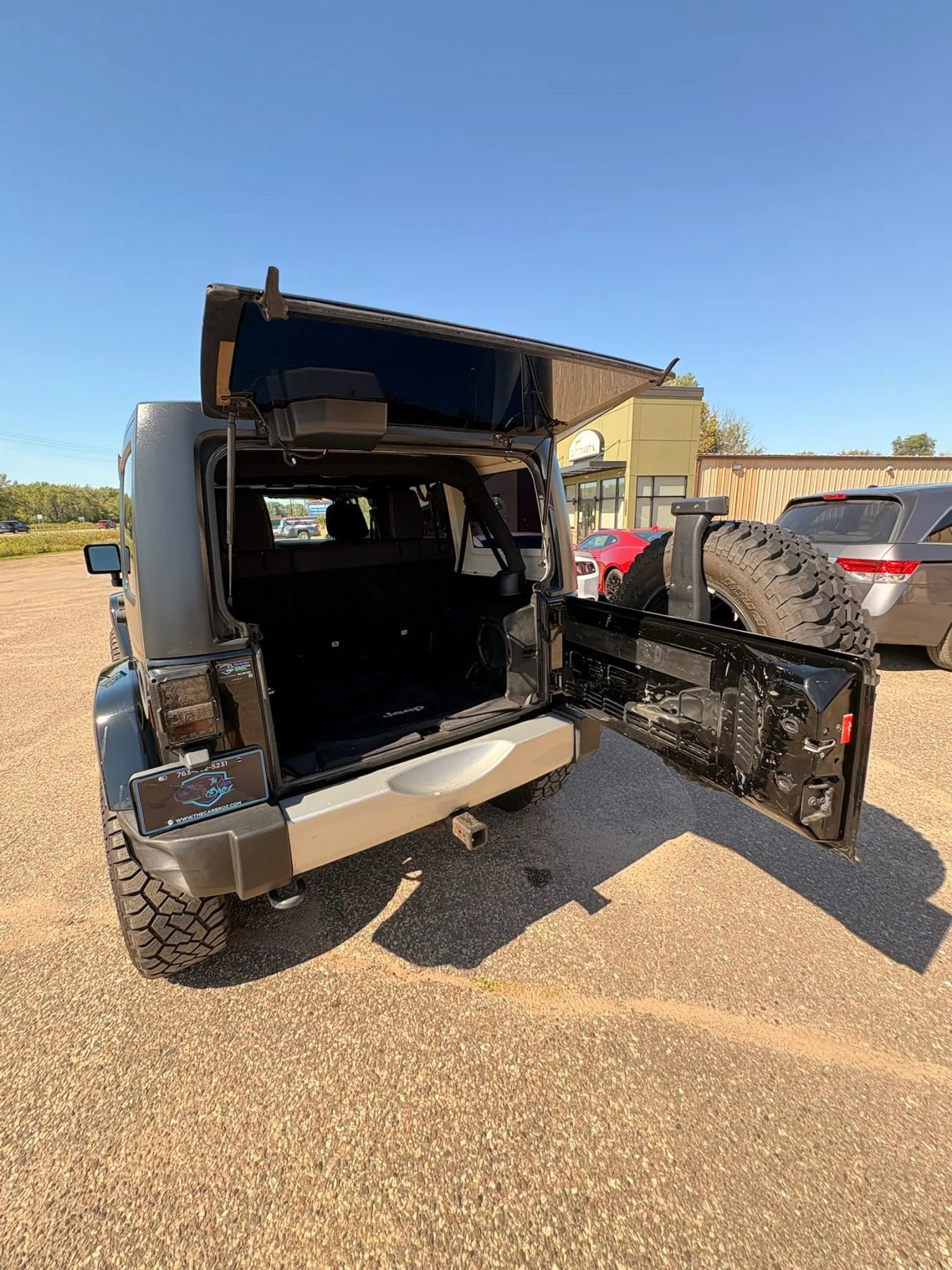 Used 2013 Jeep Wrangler Unlimited Sahara AWD/4WD image 39