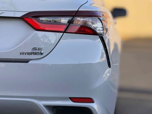 Used 2022 Toyota Camry SE FWD image 12