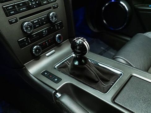 Used 2013 Ford Mustang GT Premium image 27