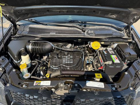 Used 2018 Dodge Grand Caravan SE FWD image 34