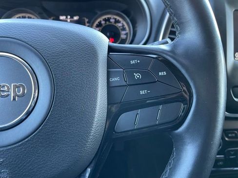 Used 2021 Jeep Cherokee Latitude Plus image 21