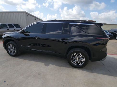 Certified 2025 Chevrolet Traverse LT FWD image 6