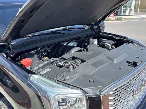 Used 2015 GMC Yukon Denali w/ Premium Package AWD/4WD image 7