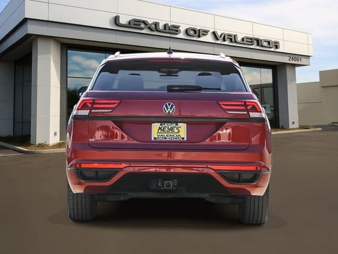 Used 2020 Volkswagen Atlas Cross Sport SE w/ Panoramic Sunroof Package image 3