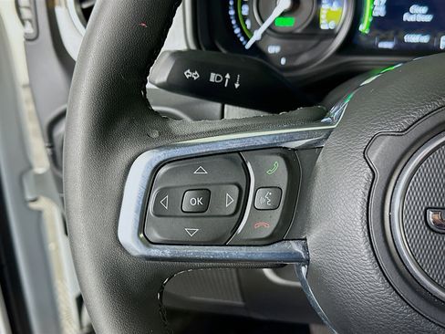 Used 2025 Jeep Wrangler Sahara w/ Safety Group image 16