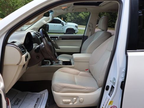 Used 2019 Lexus GX 460 Premium w/ Premium Package AWD/4WD image 20