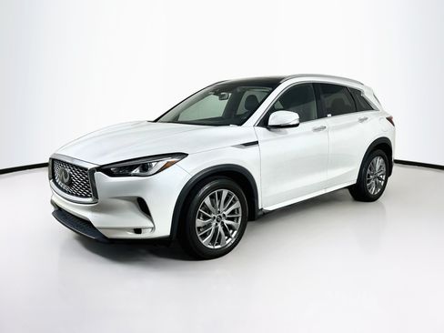 Used 2023 INFINITI QX50 Luxe AWD/4WD image 3