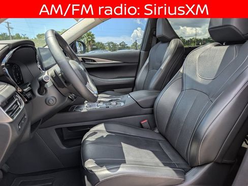 Used 2025 INFINITI QX60 Luxe w/ Vision Package FWD image 13