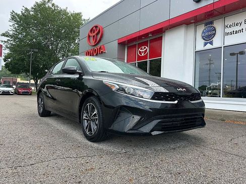 Used 2024 Kia Forte LXS FWD image 8