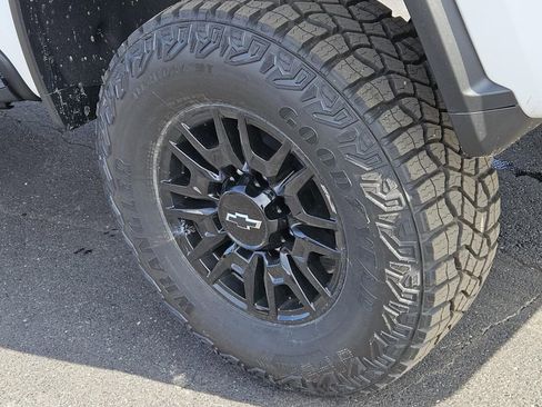 New 2026 Chevrolet Silverado 2500 ZR2 image 5