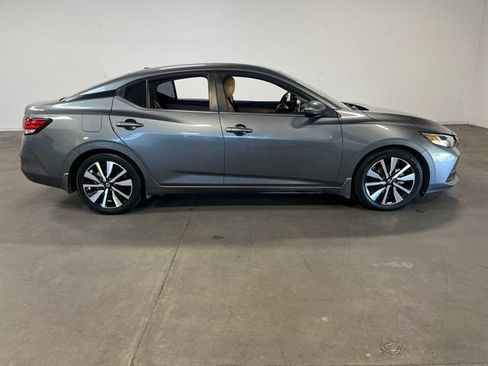 Used 2021 Nissan Sentra SV w/ SV Premium Package FWD image 2