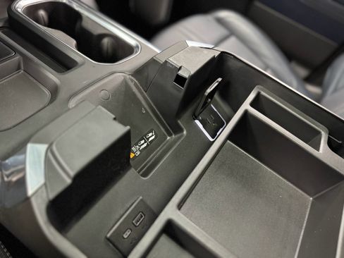 Used 2024 Chevrolet Silverado 1500 High Country w/ High Country Premium Package image 32