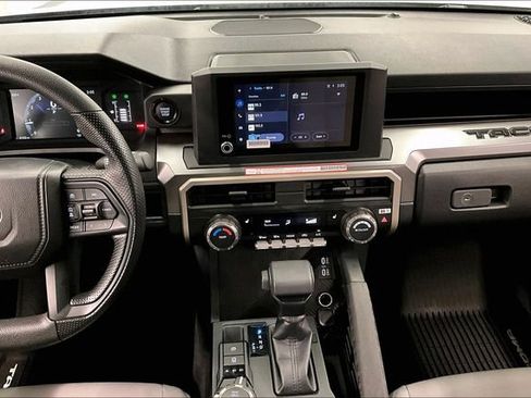 Used 2025 Toyota Tacoma SR5 AWD/4WD image 7