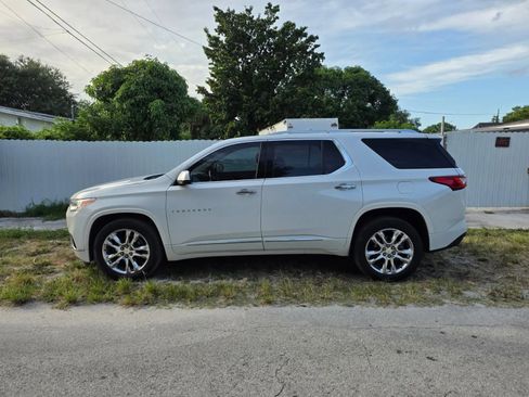 Used 2019 Chevrolet Traverse High Country w/ LPO, Floor Liner Package AWD/4WD image 3