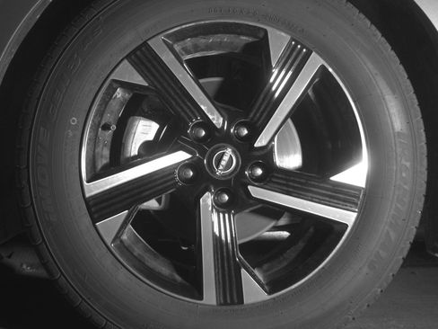Used 2025 Nissan Sentra SV FWD image 12