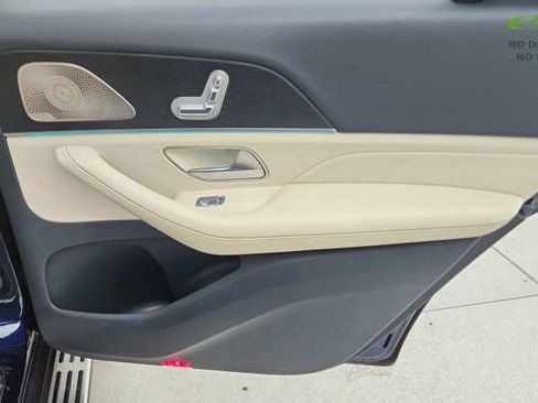 Used 2022 Mercedes-Benz GLS 450 4MATIC image 30