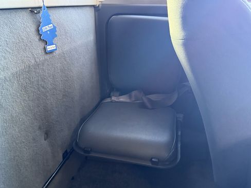 Used 2002 Nissan Frontier XE image 13